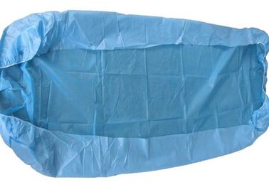 医院の使い捨て可能な外科は伸縮性がある合われたシーツが付いている青いベッド・カバーをおおう