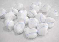 吸収性綿のガーゼの球の使い捨て可能な100%純粋な綿30 x 30