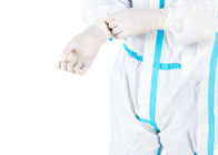 白い微小孔のある医学は適するフードの反ウイルスのスーツが付いている使い捨て可能なつなぎ服にごしごし洗う